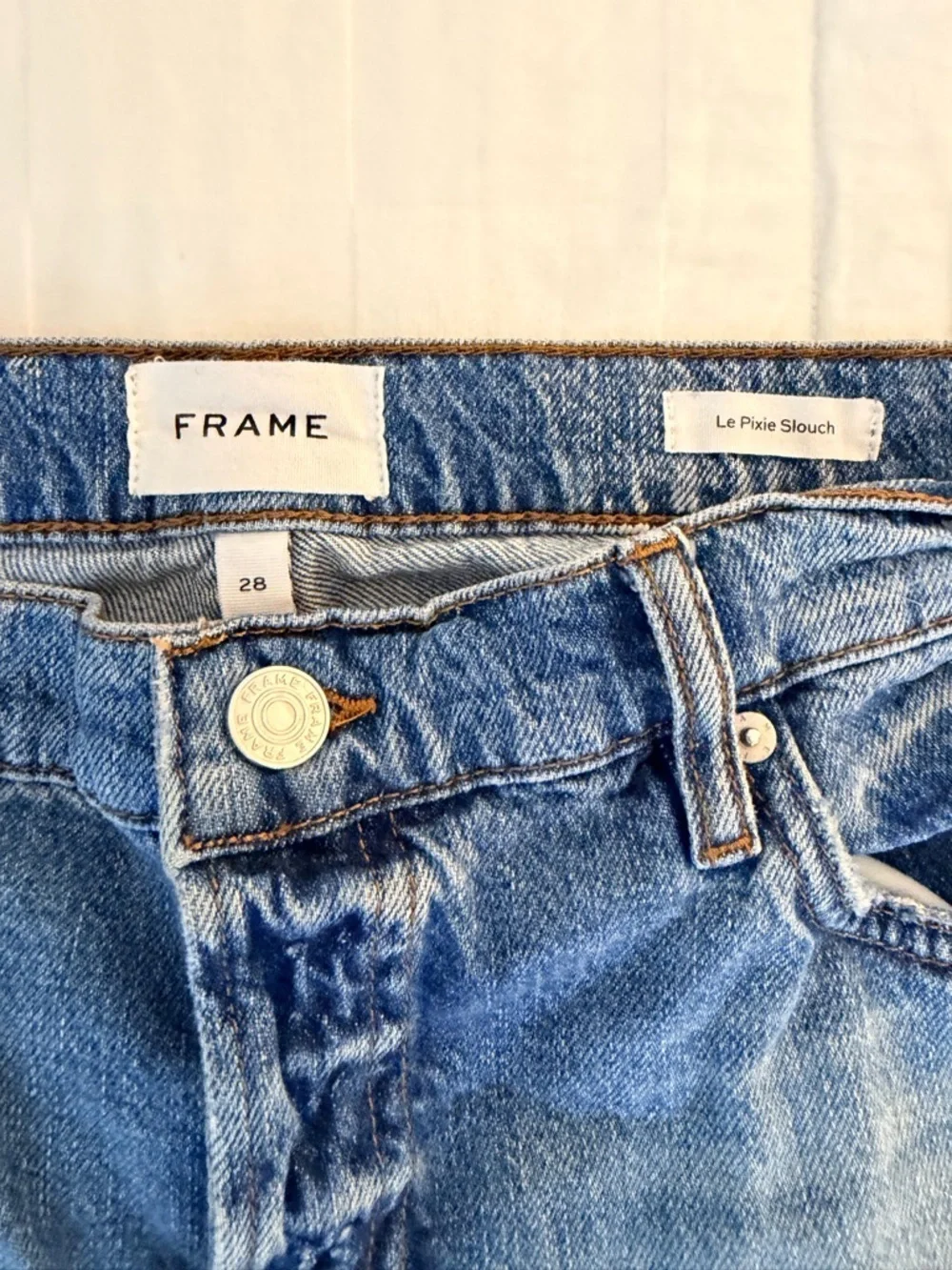 FRAME Iceberg Wash Relaxed Straight Leg Jeans Size 28 - Picture 5 of 10